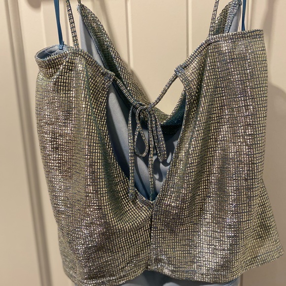 Top - Picture 2 of 3